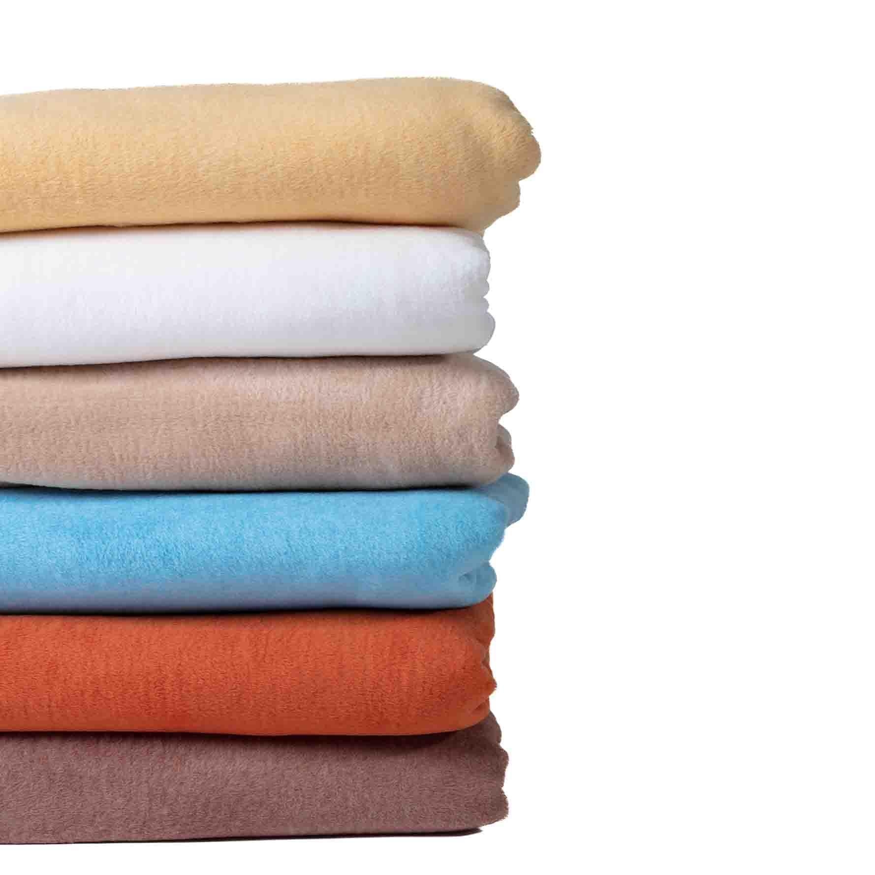 Wohn- und Schlafdecke Clinic 140x200 cm, 550g/m&sup3; Farbe: terrakotta 0233